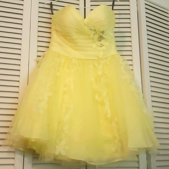 Dress - Picture 1 of 6